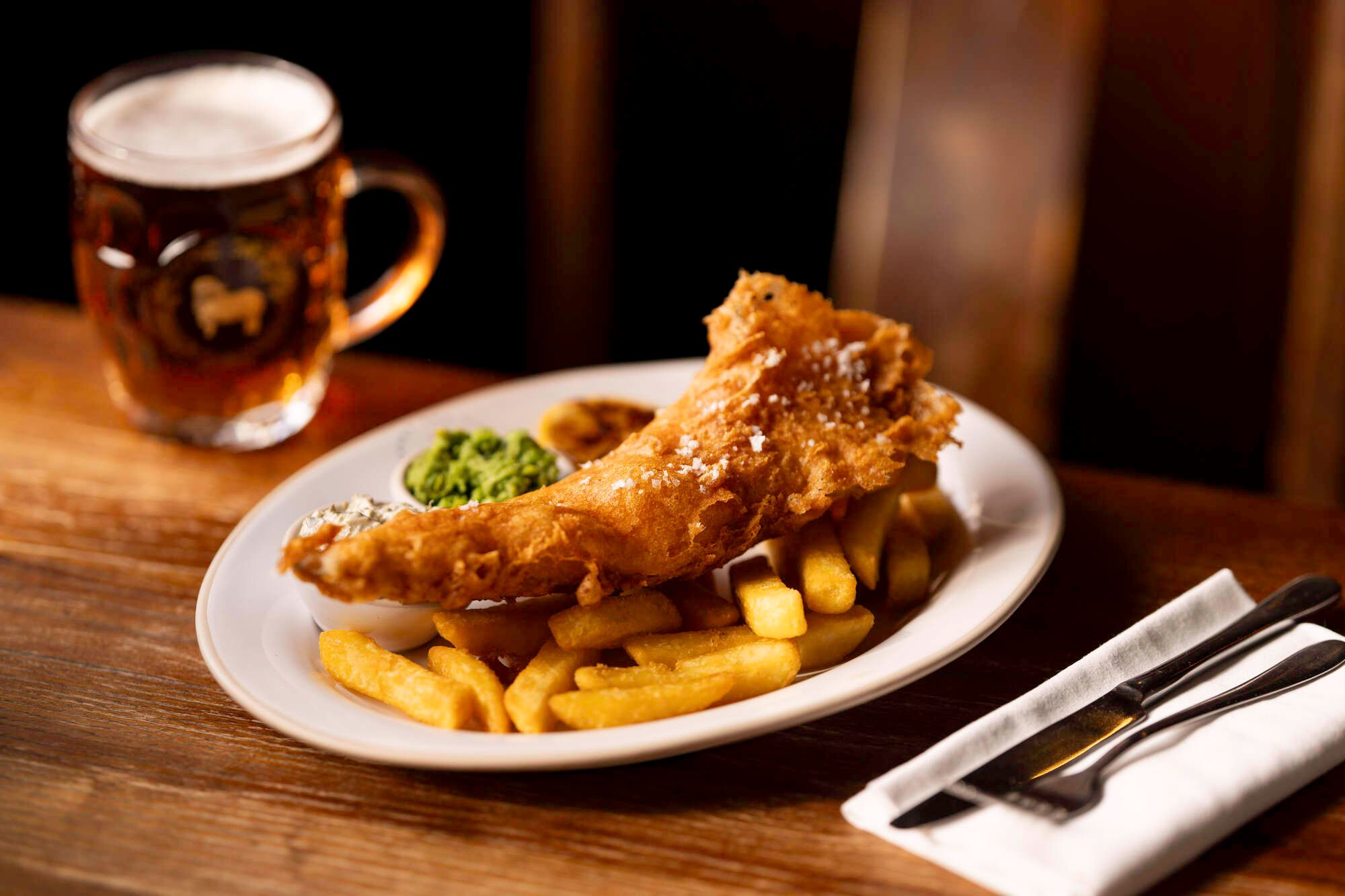 Fish & chips with mushy peas, tartar sauce
